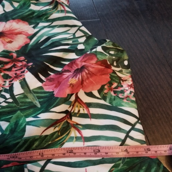 Fashion Nova halter floral tropical jumpsuit - Picture 7 of 7